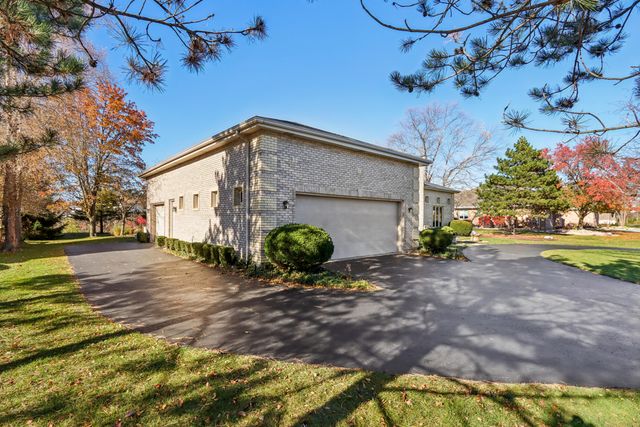 828 Royal Dublin Lane, Dyer, IN 46311