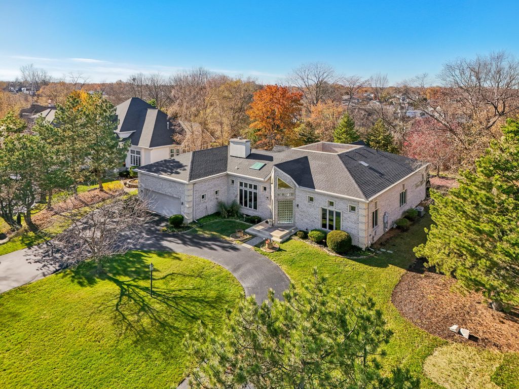 828 Royal Dublin Lane, Dyer, IN 46311