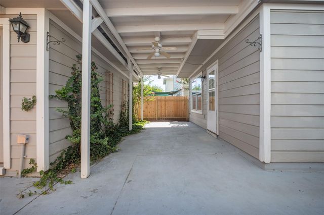 2208 Melissa Oaks LN, Austin, TX 78744