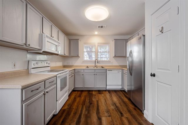 2208 Melissa Oaks LN, Austin, TX 78744