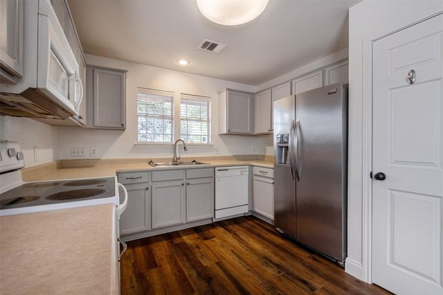 2208 Melissa Oaks LN, Austin, TX 78744