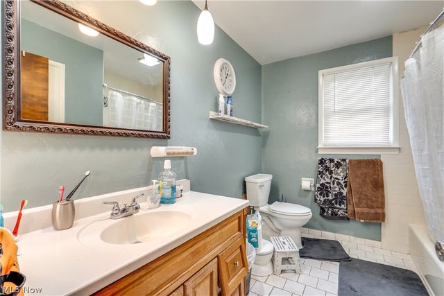 15390 Cenfield Street NE, Alliance, OH 44601
