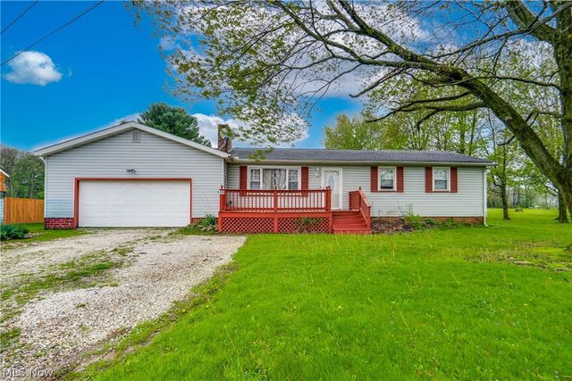 15390 Cenfield Street NE, Alliance, OH 44601