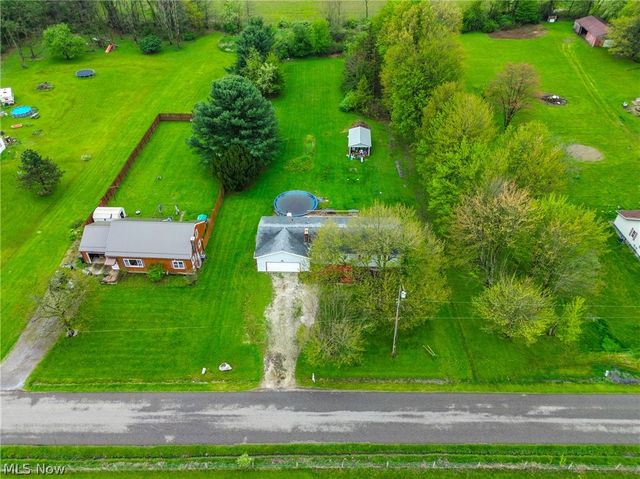 15390 Cenfield Street NE, Alliance, OH 44601