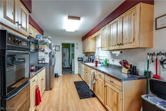 15390 Cenfield Street NE, Alliance, OH 44601