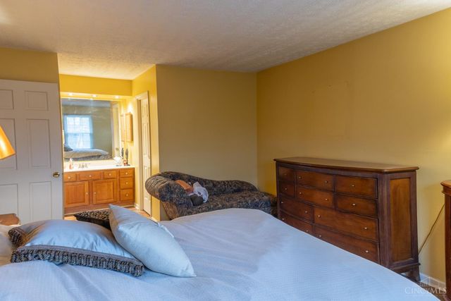 5591 Williamsburg Way, Fairfield, OH 45014