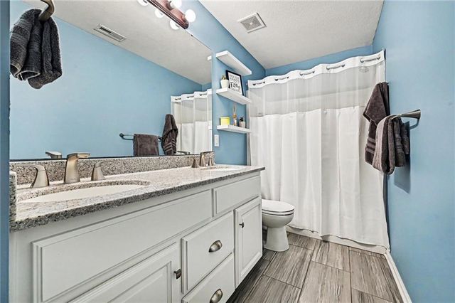 7404 NE 109th Street, Kansas City, MO 64157