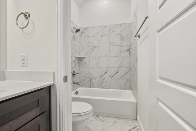 189 Mountain Laurel Drive, Waxahachie, TX 75165