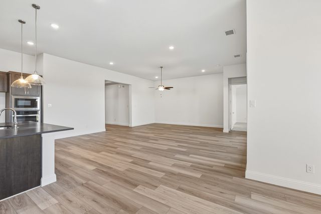 189 Mountain Laurel Drive, Waxahachie, TX 75165