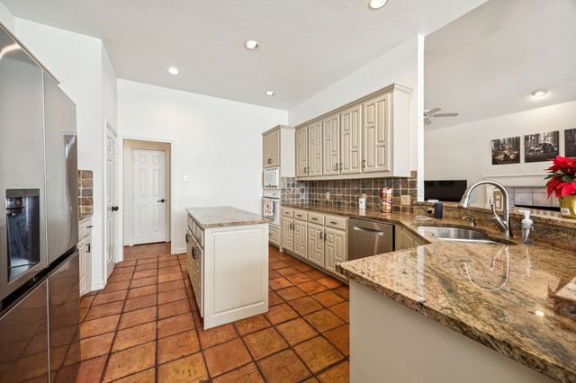 106 Hummingbird Lane, Ovilla, TX 75154