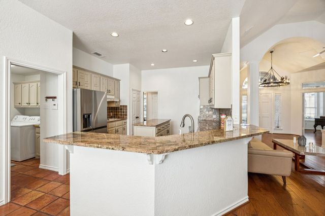 106 Hummingbird Lane, Ovilla, TX 75154