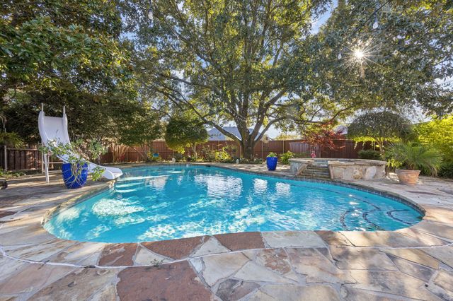 106 Hummingbird Lane, Ovilla, TX 75154