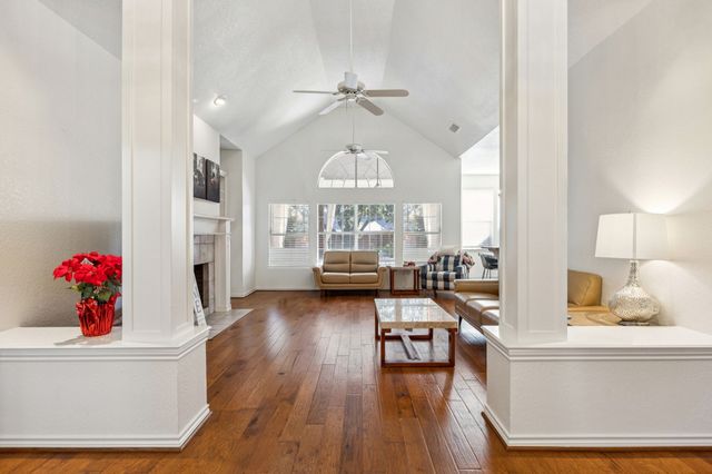 106 Hummingbird Lane, Ovilla, TX 75154