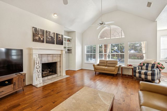 106 Hummingbird Lane, Ovilla, TX 75154