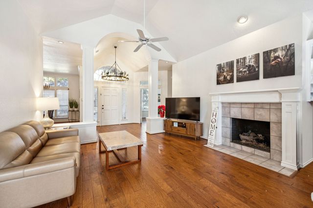 106 Hummingbird Lane, Ovilla, TX 75154