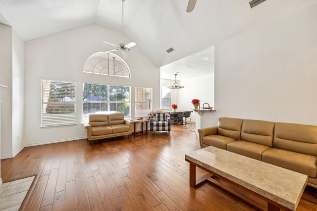 106 Hummingbird Lane, Ovilla, TX 75154