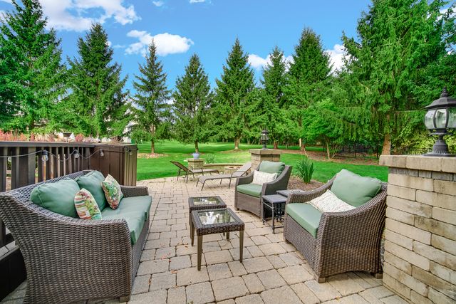 480 Brookside Avenue, Algonquin, IL 60102