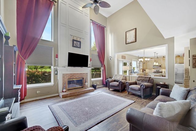 480 Brookside Avenue, Algonquin, IL 60102