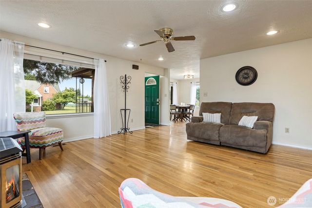 503 17th Street NW, Puyallup, WA 98371