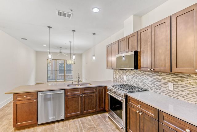 908 Nueces ST 14, Austin, TX 78701