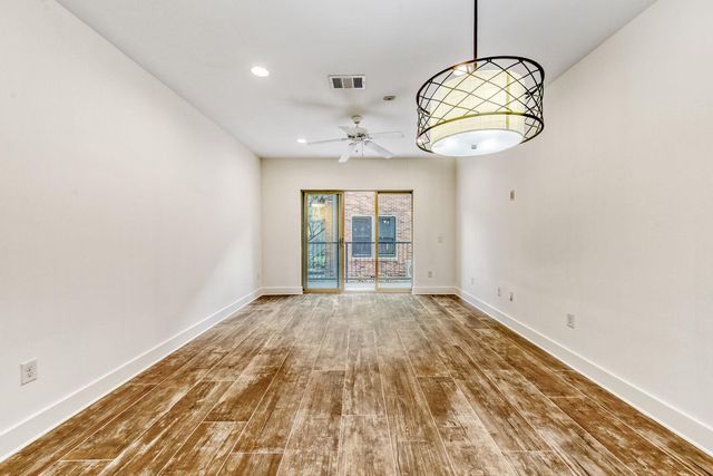 908 Nueces ST 14, Austin, TX 78701