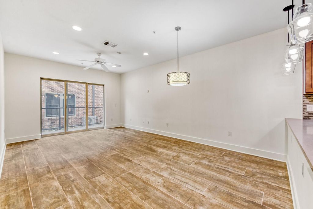 908 Nueces ST 14, Austin, TX 78701