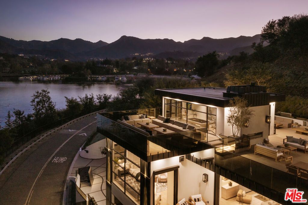 93 Lake Sherwood Drive, Westlake Village, CA 91361 — photo 2