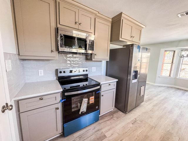 301 Belmont Dr, Marshall, TX 75672