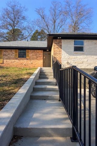 301 Belmont Dr, Marshall, TX 75672