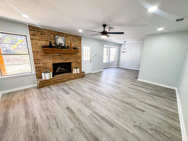 301 Belmont Dr, Marshall, TX 75672