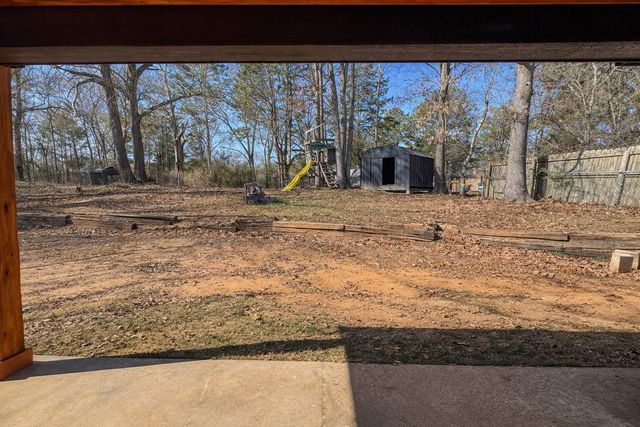 301 Belmont Dr, Marshall, TX 75672