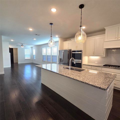 4833 Zilker Avenue, Carrollton, TX 75010