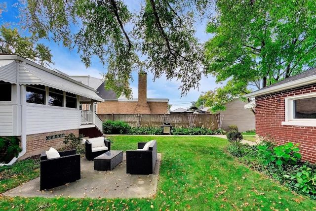 8136 N Oketo Avenue, Niles, IL 60714