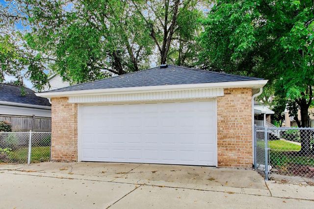 8136 N Oketo Avenue, Niles, IL 60714