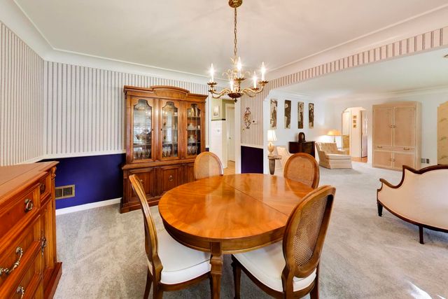 8136 N Oketo Avenue, Niles, IL 60714