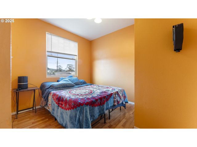 63776 Flanagan Rd, Coos Bay, OR 97420