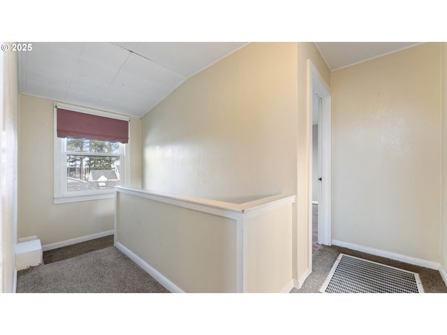 63776 Flanagan Rd, Coos Bay, OR 97420