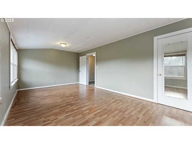 63776 Flanagan Rd, Coos Bay, OR 97420