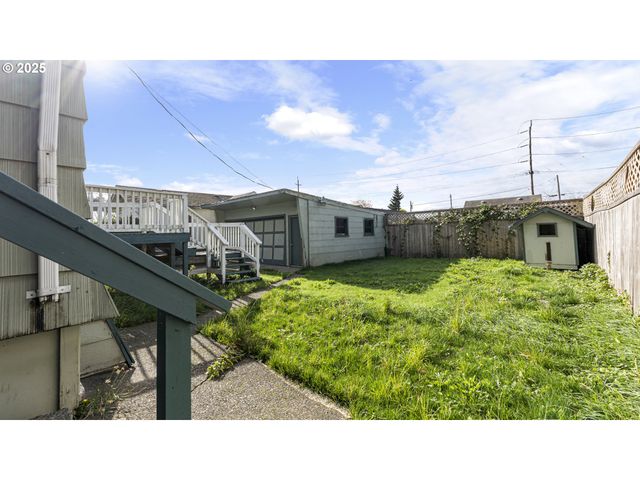 63776 Flanagan Rd, Coos Bay, OR 97420