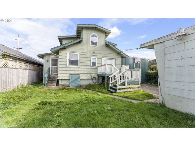 63776 Flanagan Rd, Coos Bay, OR 97420
