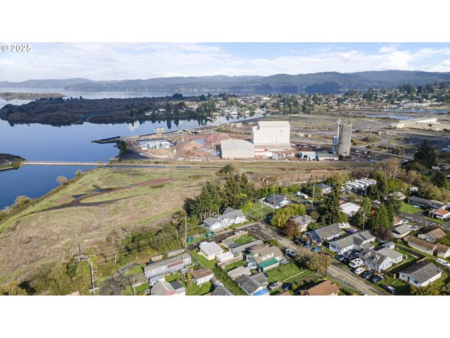 63776 Flanagan Rd, Coos Bay, OR 97420