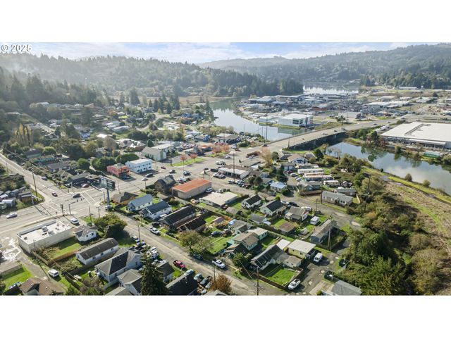 63776 Flanagan Rd, Coos Bay, OR 97420