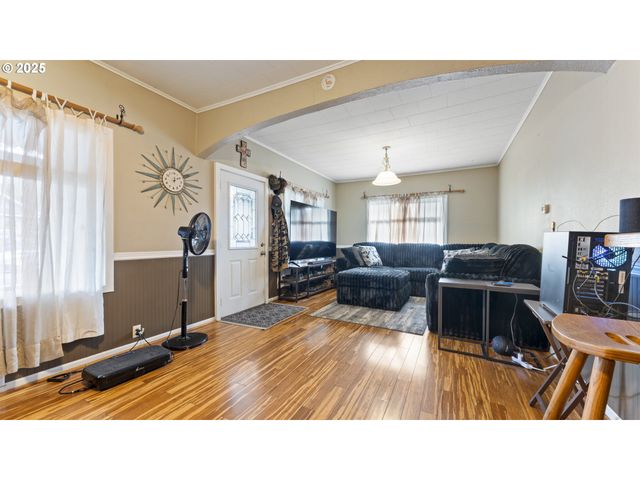 63776 Flanagan Rd, Coos Bay, OR 97420