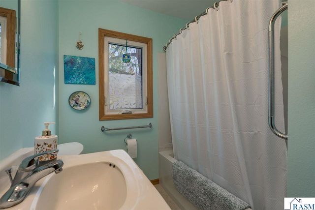 825 Carney Avenue, Mankato, MN 56001