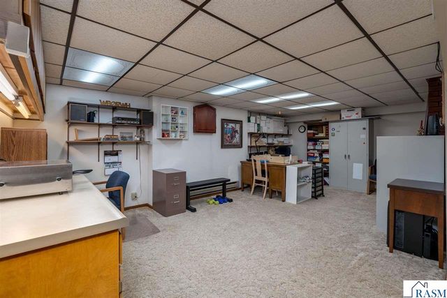 825 Carney Avenue, Mankato, MN 56001