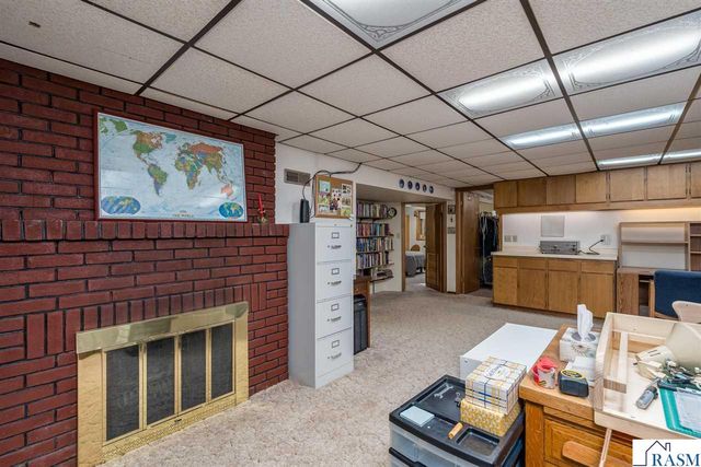 825 Carney Avenue, Mankato, MN 56001