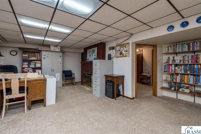 825 Carney Avenue, Mankato, MN 56001