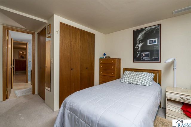 825 Carney Avenue, Mankato, MN 56001