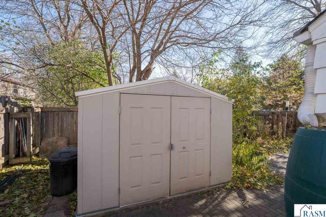 825 Carney Avenue, Mankato, MN 56001