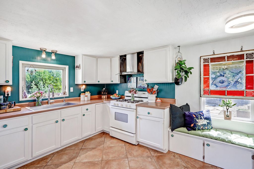 Image 13 of property listing at 1201 Madrid Road, Jemez Springs, NM 87025